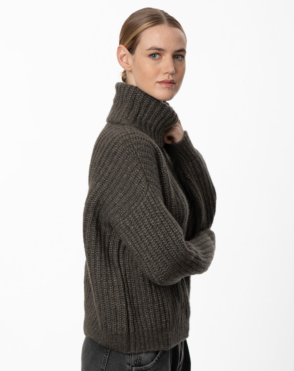 Boxy coltrui | Boxy Ribbed Polo Neck