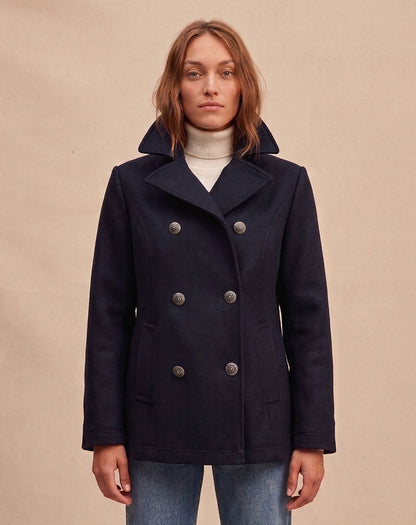 Dalmard Marine Brest peacoat van 100% waterdichte wol met dubbele knopenrij en rechte pasvorm voor dames.