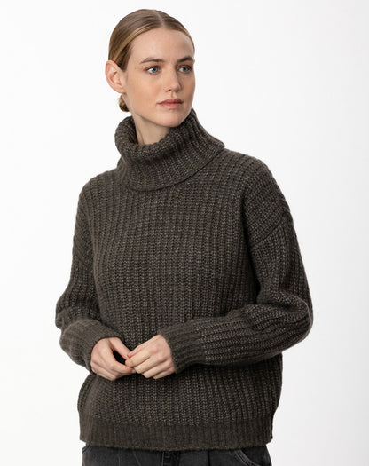 Boxy coltrui | Boxy Ribbed Polo Neck