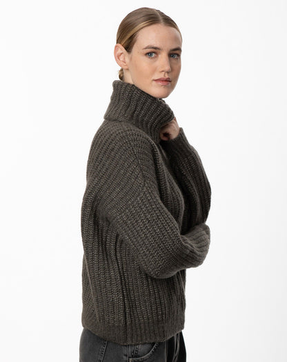 Boxy coltrui | Boxy Ribbed Polo Neck