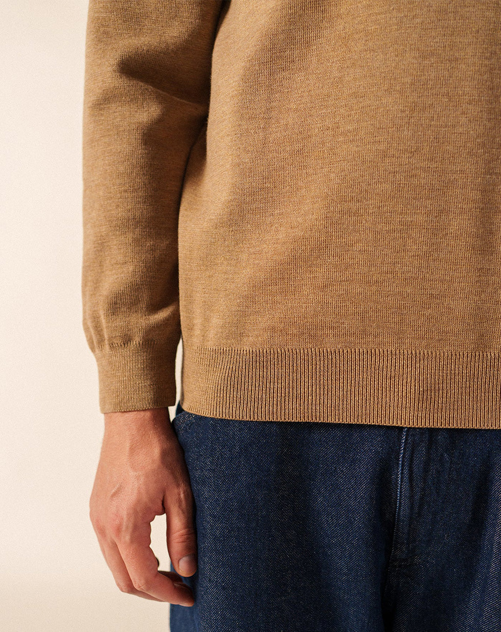 Fijngebreide merinowollen V-halstrui | Cuirassé